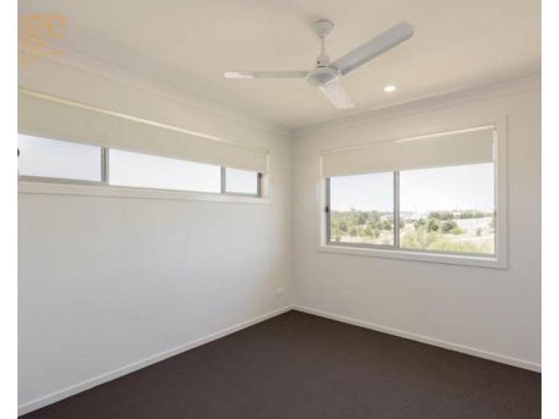 4/30 SCENIC ROAD, Redbank Plains QLD 4301
