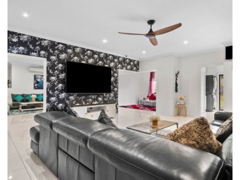 120 Falkland Street, Pallara QLD 4110