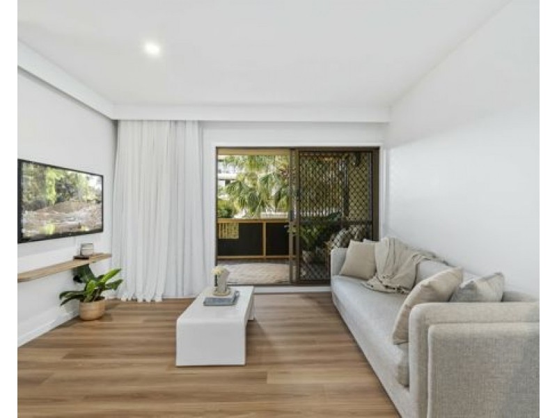 4/26 Palm Avenue, Surfers Paradise QLD 4217