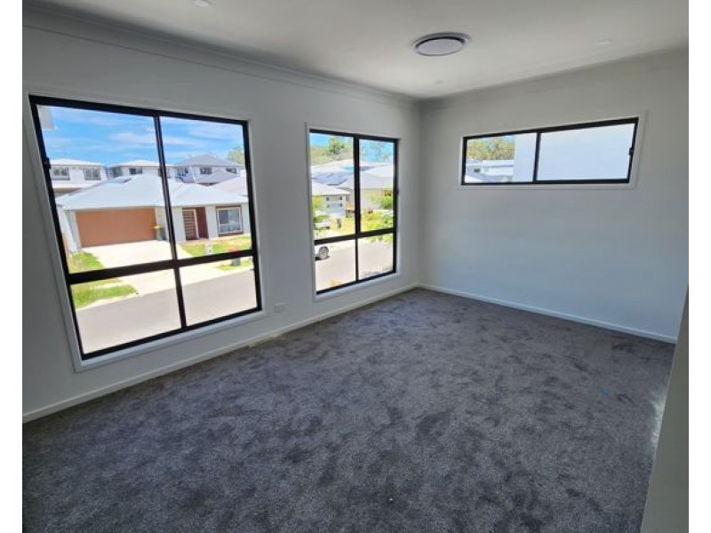 1 Bellerive street, Pallara QLD 4110