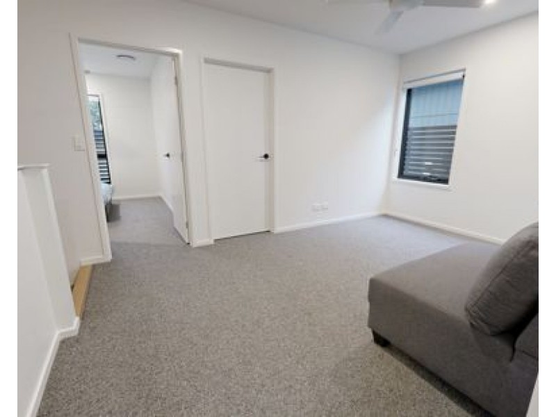 85/7 Lawrence Lyons Pl, Kenmore QLD 4069