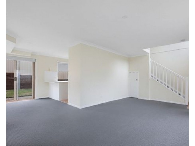 2/109 Pohlman Street, Southport QLD 4215
