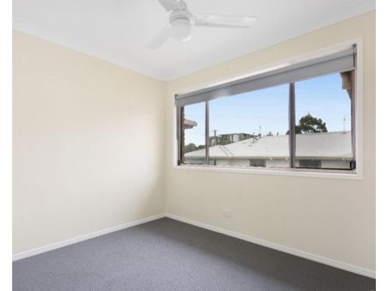 2/109 Pohlman Street, Southport QLD 4215