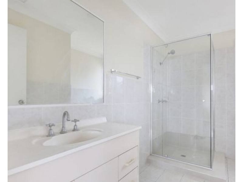 2/109 Pohlman Street, Southport QLD 4215