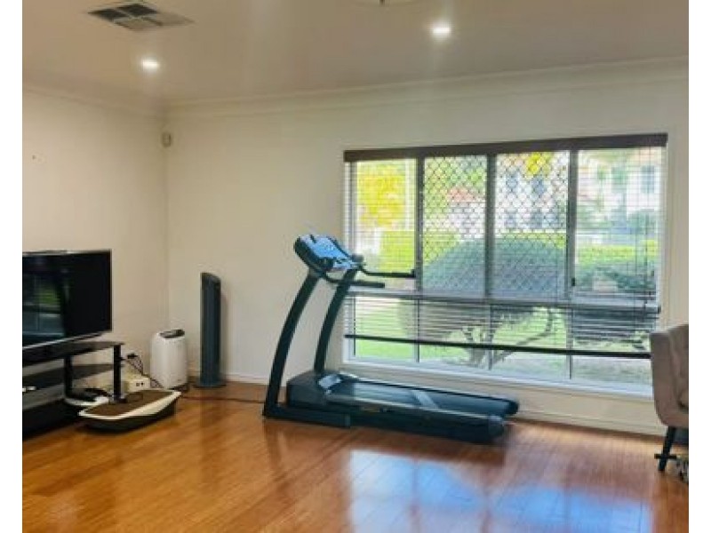 21 Poinciana Crescent, Stretton QLD 4116