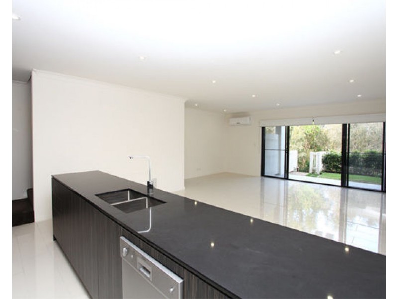 153 North Hill Drive, Robina QLD 4226