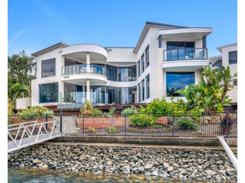 25 Ferrymans Court, Helensvale QLD 4212