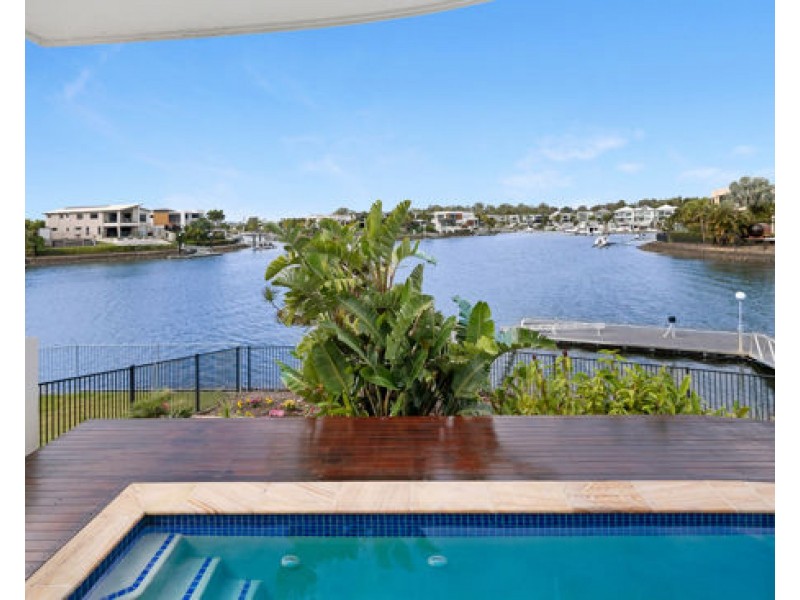 25 Ferrymans Court, Helensvale QLD 4212