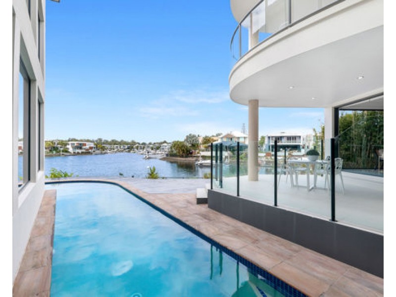 25 Ferrymans Court, Helensvale QLD 4212