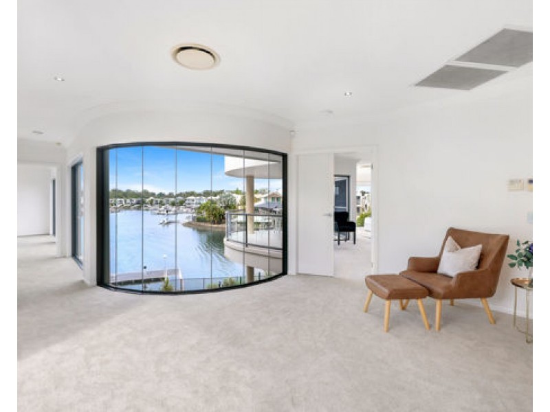 25 Ferrymans Court, Helensvale QLD 4212