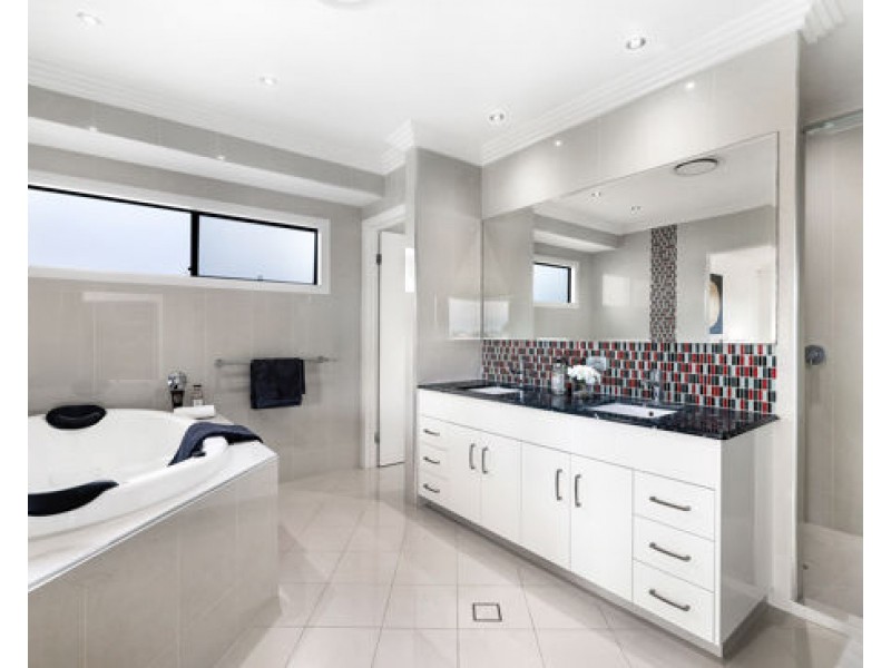 25 Ferrymans Court, Helensvale QLD 4212