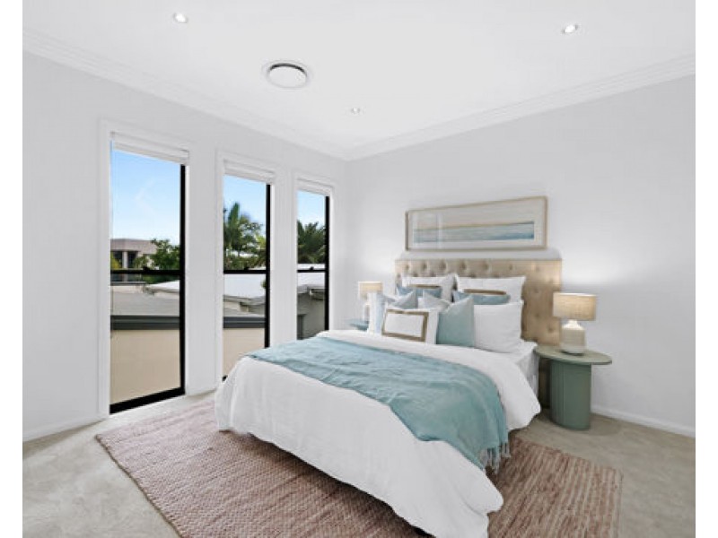 25 Ferrymans Court, Helensvale QLD 4212