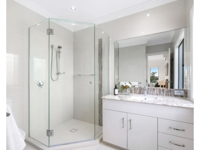 25 Ferrymans Court, Helensvale QLD 4212