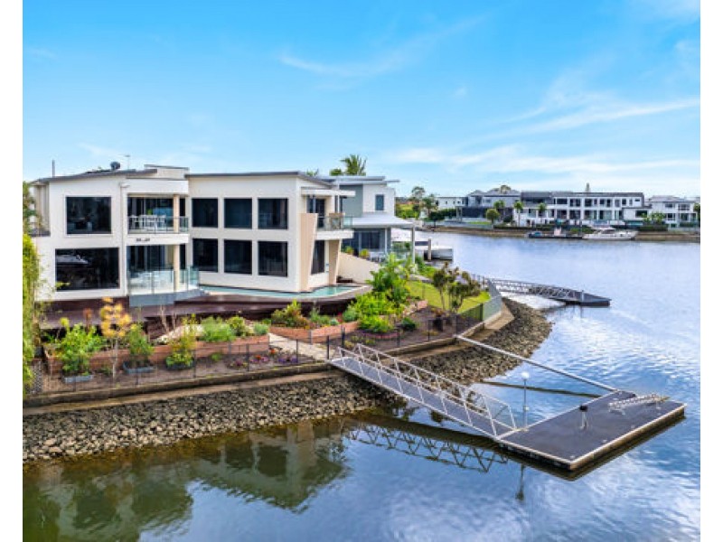 25 Ferrymans Court, Helensvale QLD 4212