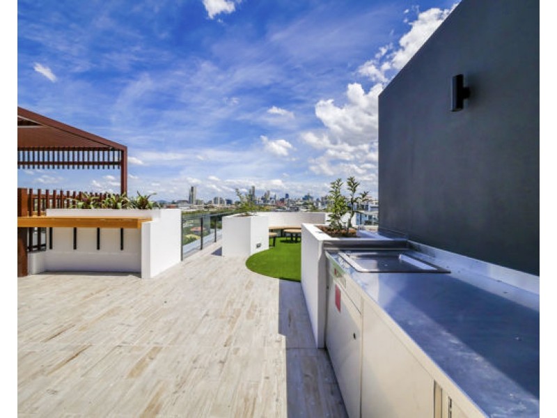 Unit 143 52 Grantson Street, Windsor QLD 4030
