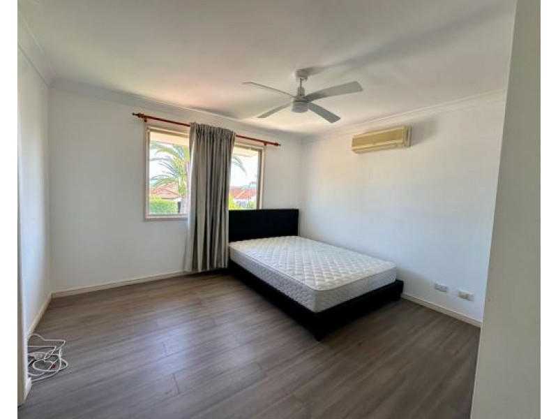 26 Marble Arch Place, Arundel QLD 4214