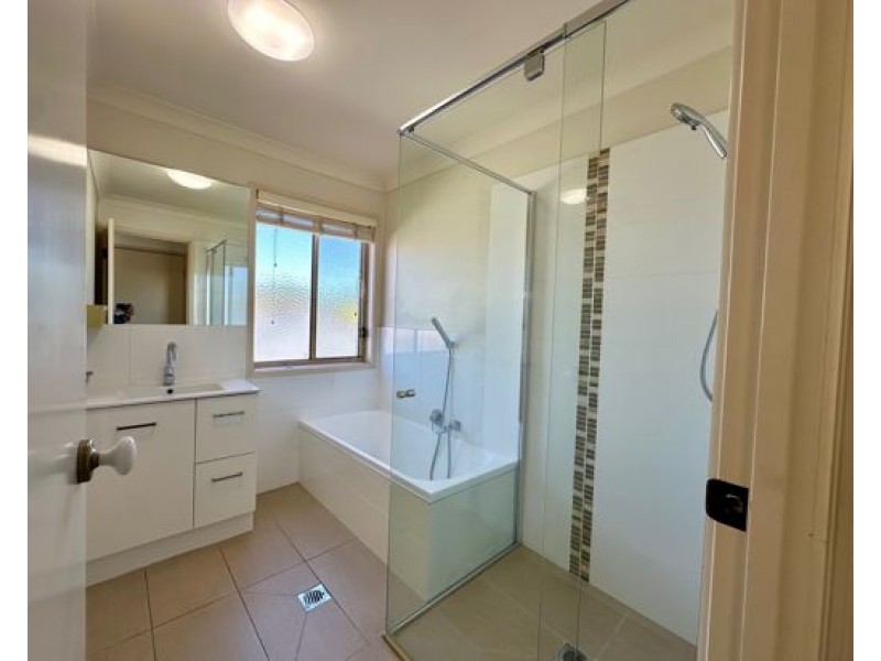 26 Marble Arch Place, Arundel QLD 4214