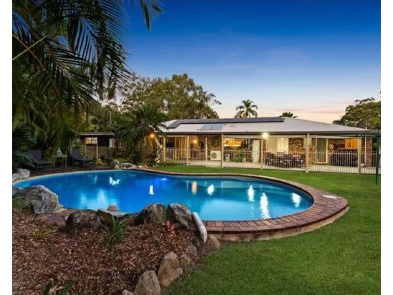 18 Gardenia Ct, Park Ridge South QLD 4125