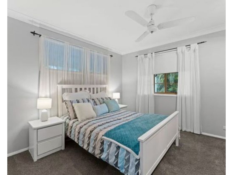 18 Gardenia Ct, Park Ridge South QLD 4125