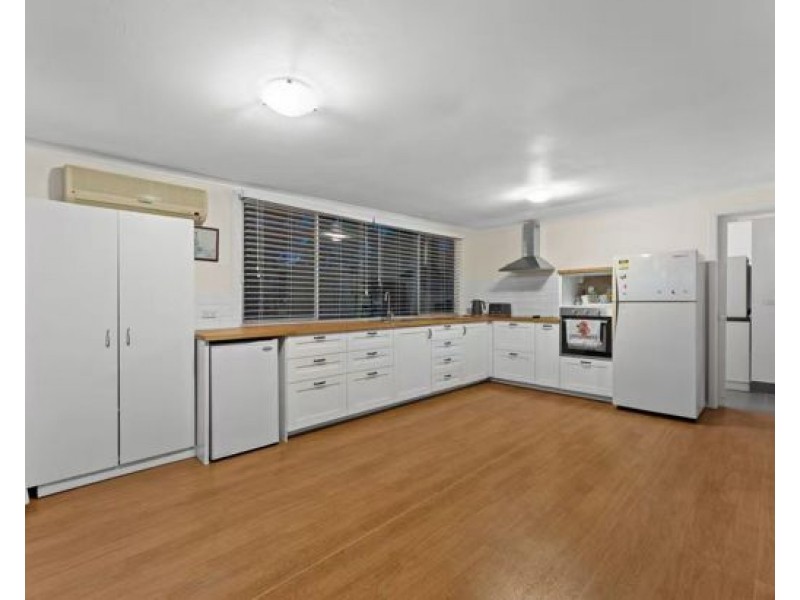 18 Gardenia Ct, Park Ridge South QLD 4125