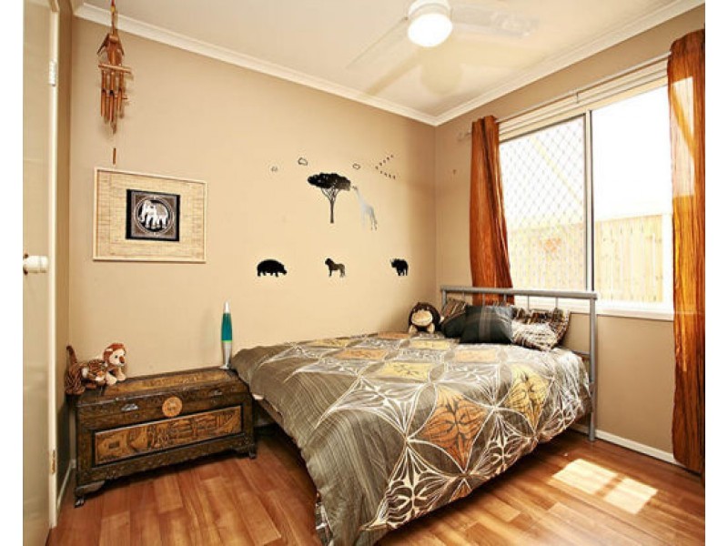 8 Lochano Cl, Parkinson QLD 4115