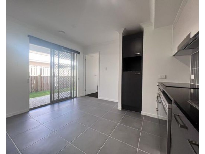 27A Pleasant St, Morayfield QLD 4506