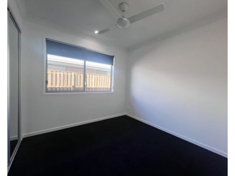 27A Pleasant St, Morayfield QLD 4506