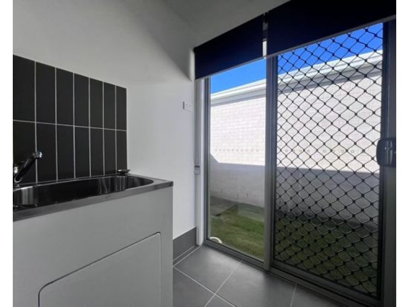 27A Pleasant St, Morayfield QLD 4506