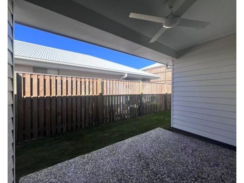 27A Pleasant St, Morayfield QLD 4506