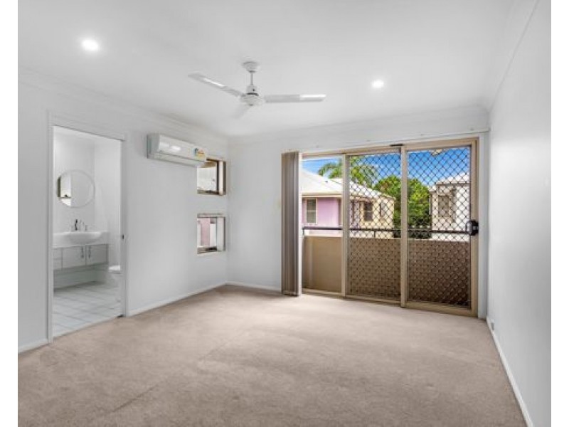 4/32-34 Margaret Street, Southport QLD 4215