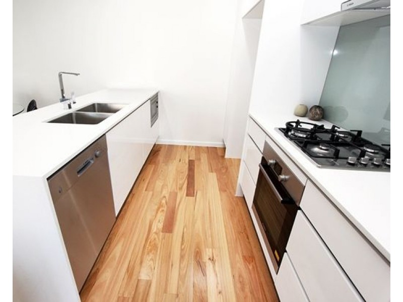 2 Laurence St, St Lucia QLD 4067