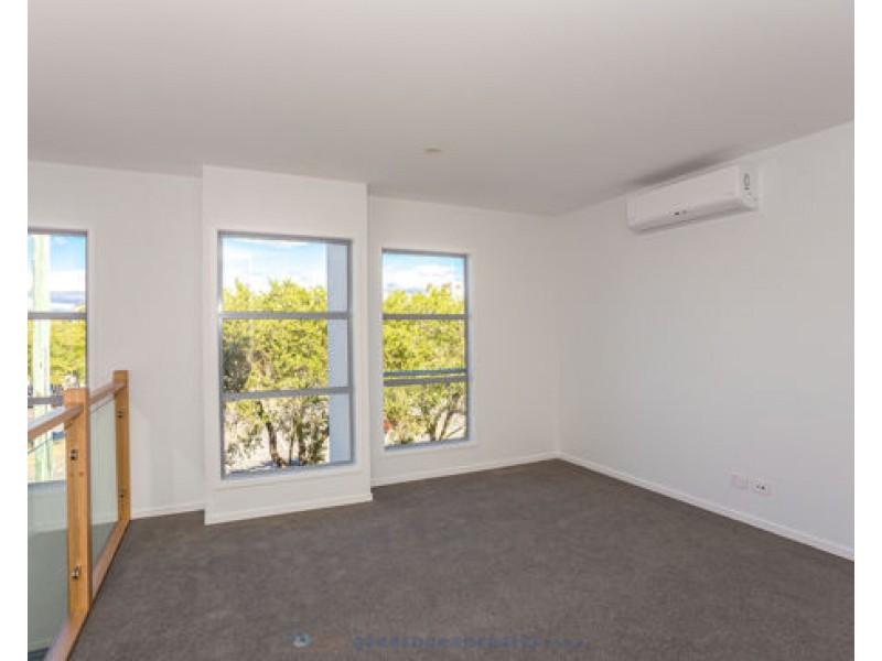 1/41 Imperial Parade, Labrador QLD 4215