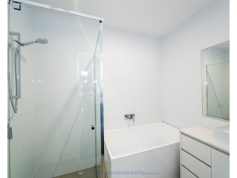 1/41 Imperial Parade, Labrador QLD 4215