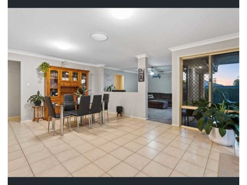 19 Highlands Terrace, Springfield Lakes QLD 4300