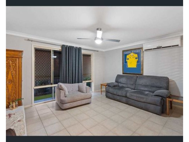 19 Highlands Terrace, Springfield Lakes QLD 4300