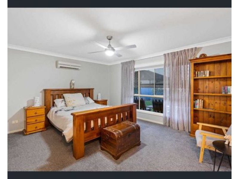 19 Highlands Terrace, Springfield Lakes QLD 4300