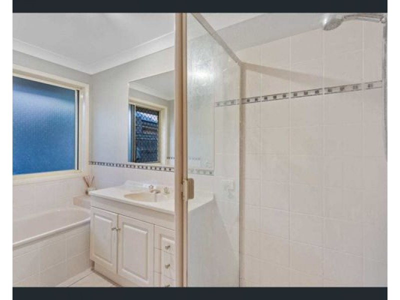 19 Highlands Terrace, Springfield Lakes QLD 4300