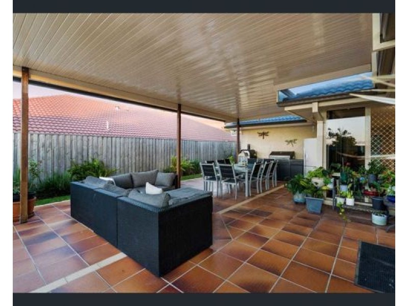 19 Highlands Terrace, Springfield Lakes QLD 4300