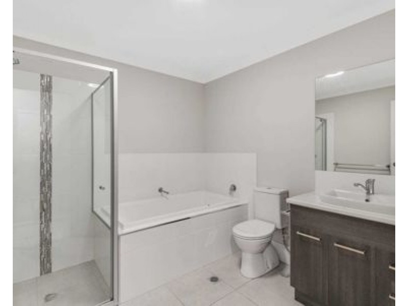 1/13 Prosperity Way, Brassall QLD 4305