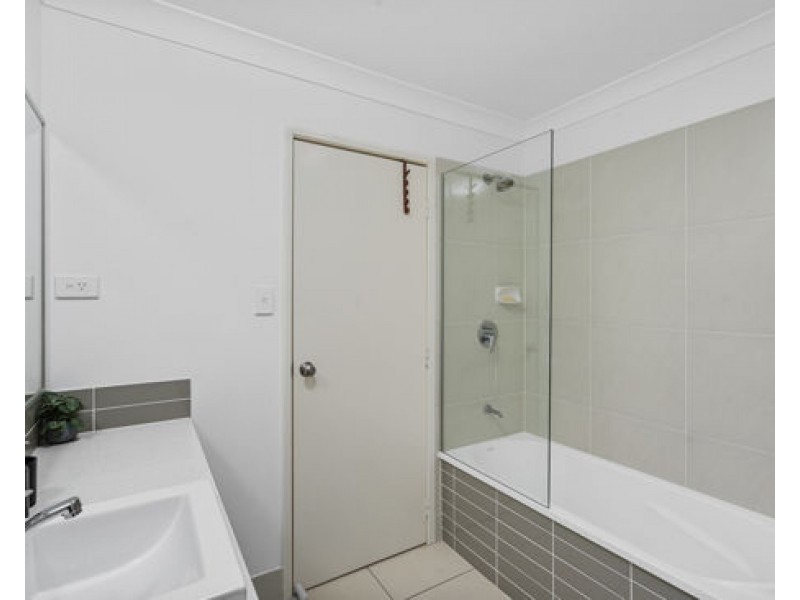 52 Falso Place, Doolandella QLD 4077