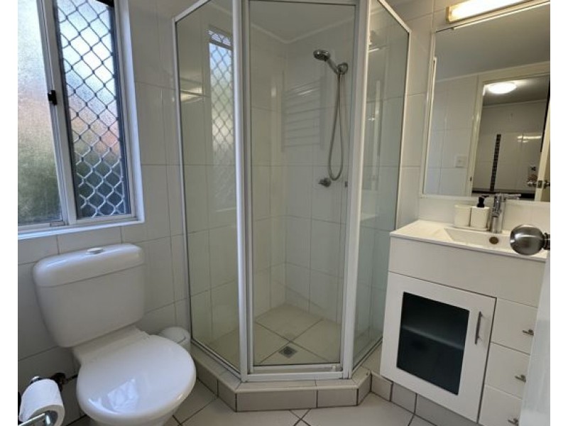 Unit4a/12 Coolgardie Street, Elanora QLD 4221