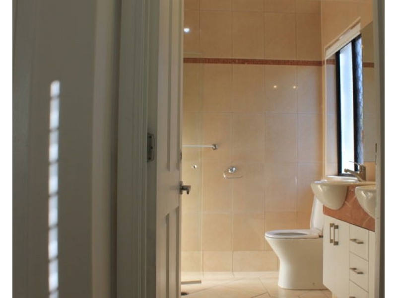 76 Lancewood Circuit, Robina QLD 4226