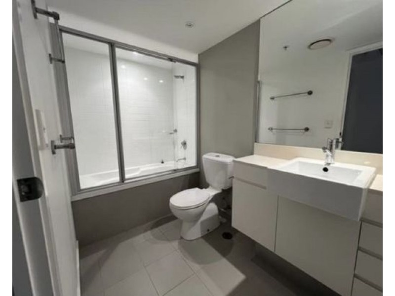 22803/5 Lawson Street, Southport QLD 4215