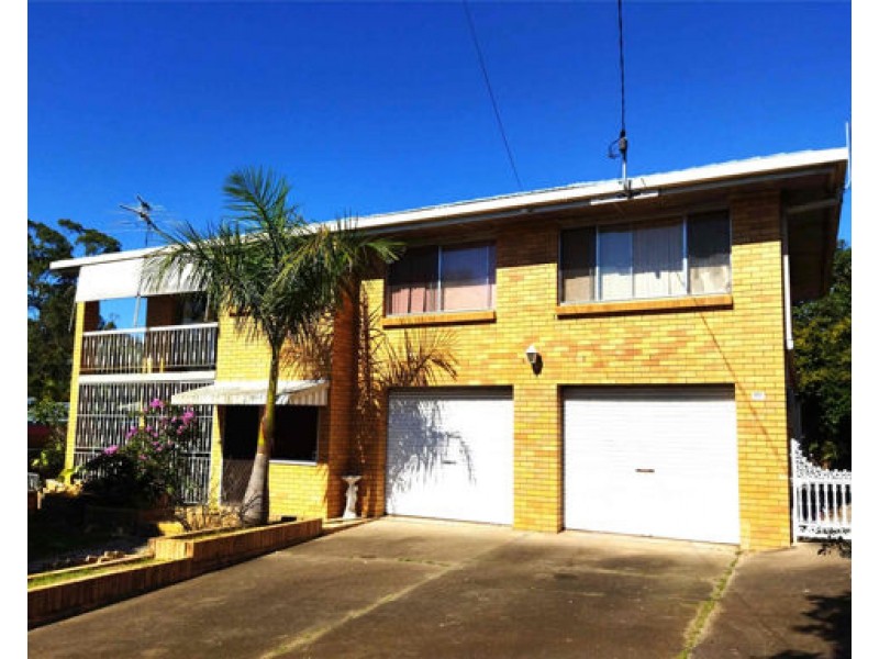 4 carnaby street, Macgregor QLD 4109