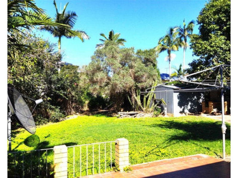 4 carnaby street, Macgregor QLD 4109
