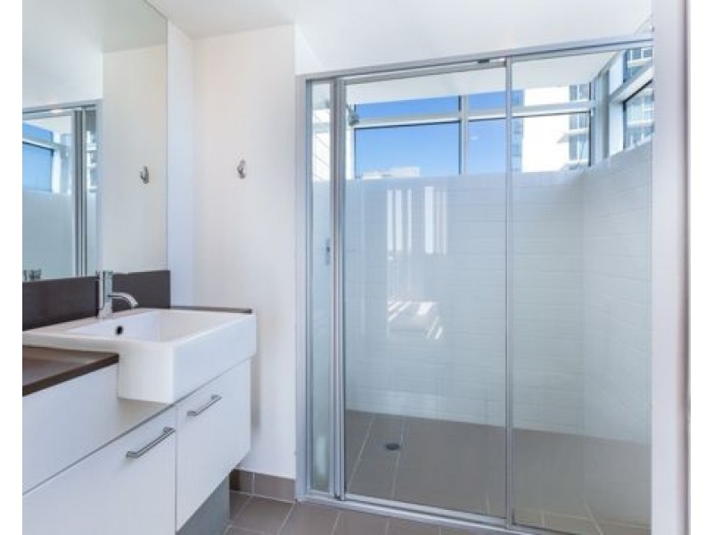 1271/56 Scarborough St, Southport QLD 4215