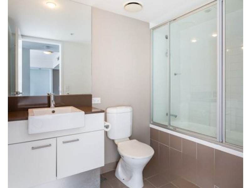 1271/56 Scarborough St, Southport QLD 4215