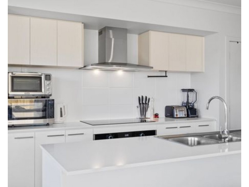 6 Seapray Court, Deception Bay QLD 4508