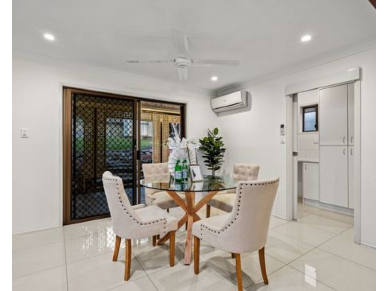 11 Gwandalan St, Eight Mile Plains QLD 4113