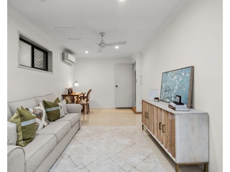 11 Gwandalan St, Eight Mile Plains QLD 4113